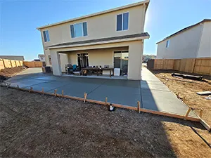 RMR Construction & Remodeling concrete construction, driveways, walkways, retaining walls, pavers, backyard landscaping, backyard remodeling, whole house landscaping